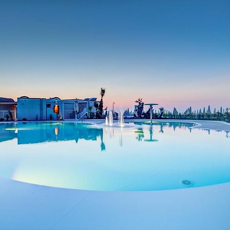 Mediterraneo Hotel & Suites Cattolica Eksteriør bilde