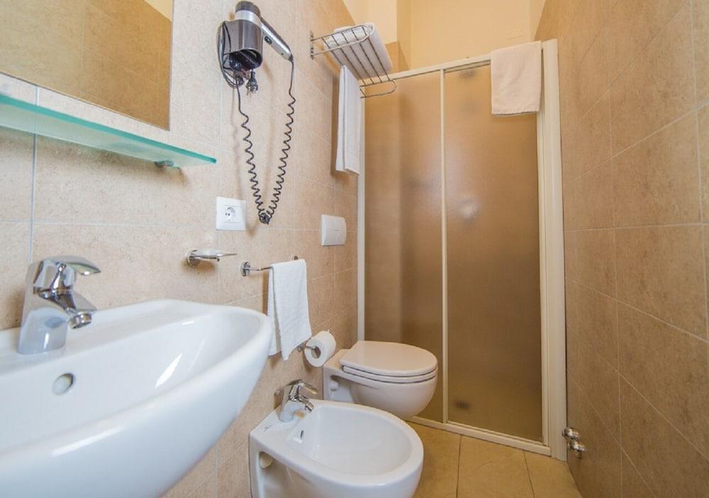 Mediterraneo Hotel & Suites Cattolica Eksteriør bilde