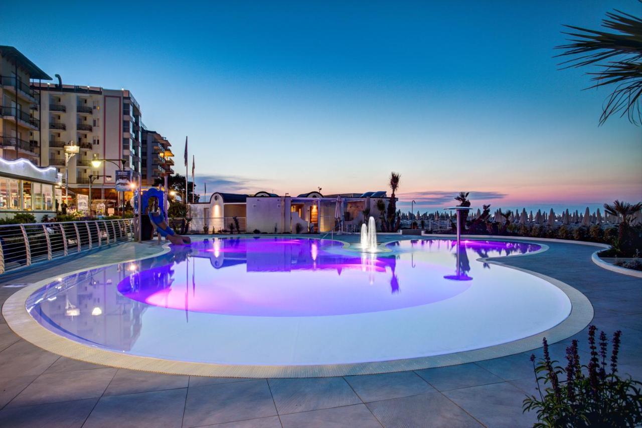 Mediterraneo Hotel & Suites Cattolica Eksteriør bilde