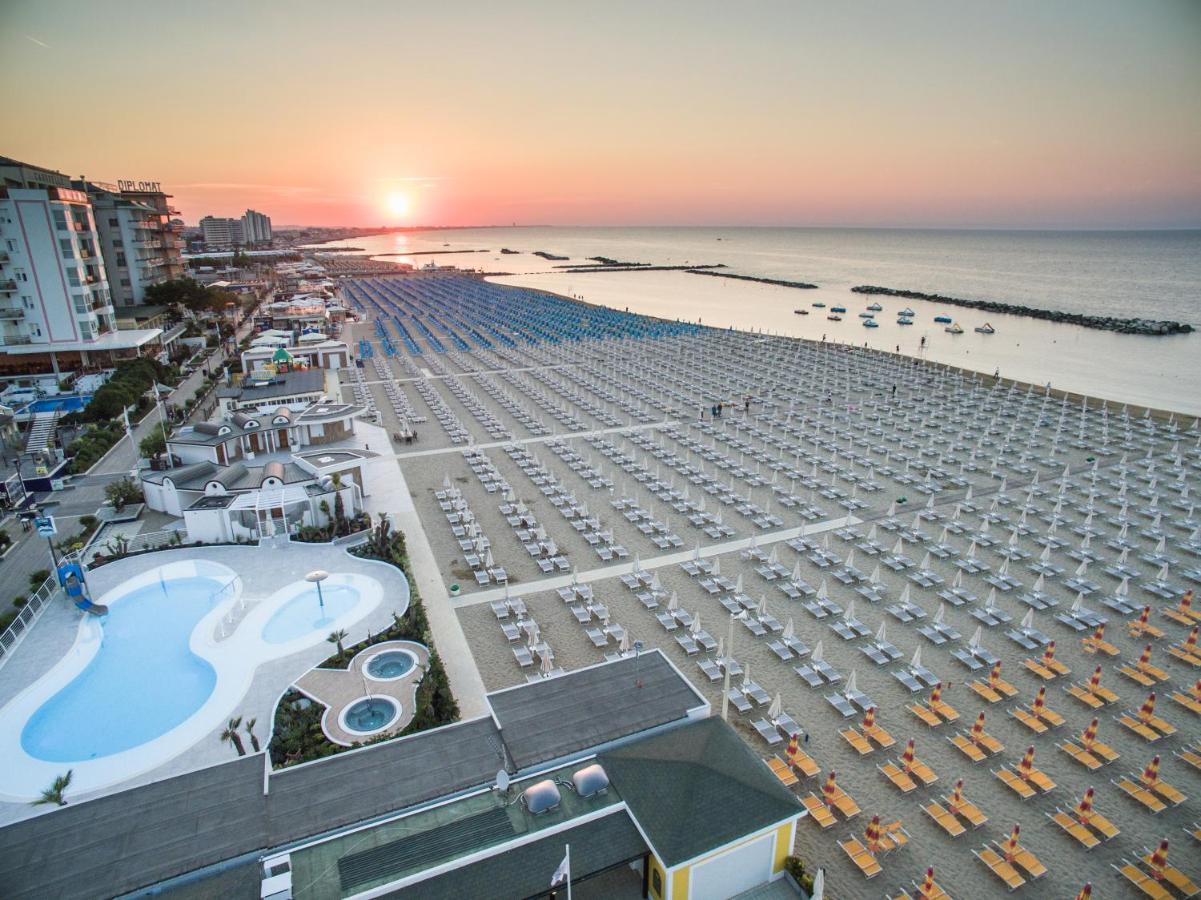 Mediterraneo Hotel & Suites Cattolica Eksteriør bilde