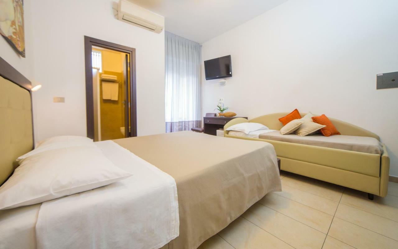 Mediterraneo Hotel & Suites Cattolica Eksteriør bilde