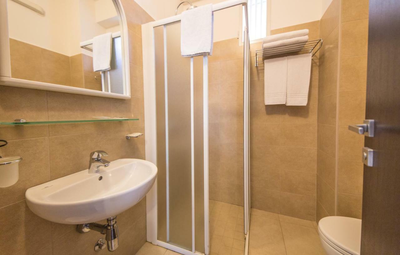 Mediterraneo Hotel & Suites Cattolica Eksteriør bilde