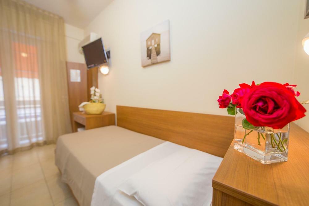 Mediterraneo Hotel & Suites Cattolica Eksteriør bilde
