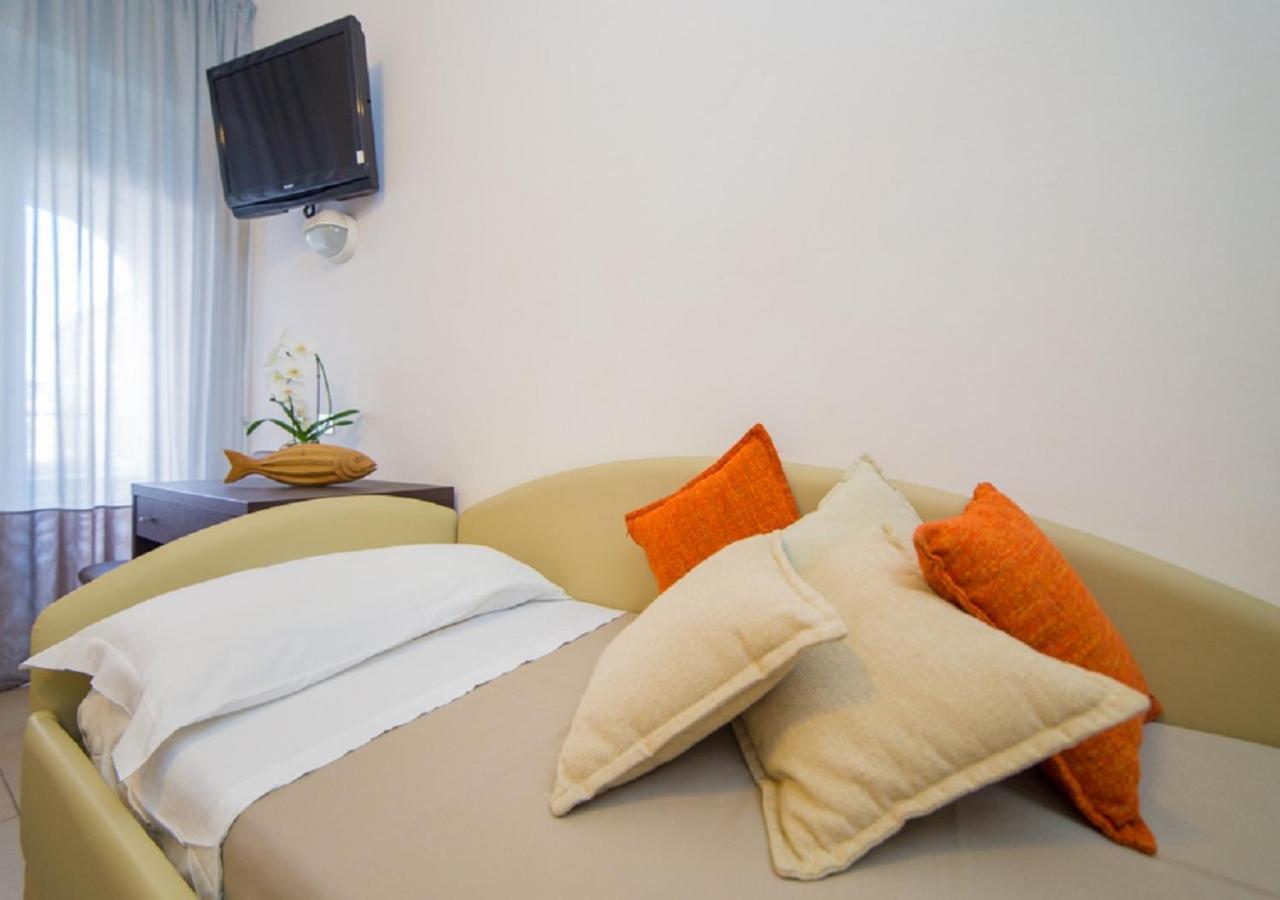 Mediterraneo Hotel & Suites Cattolica Eksteriør bilde