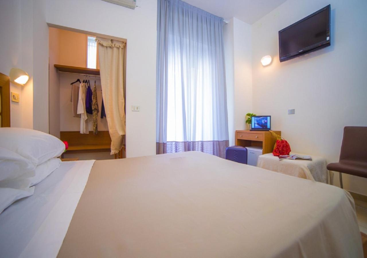 Mediterraneo Hotel & Suites Cattolica Eksteriør bilde