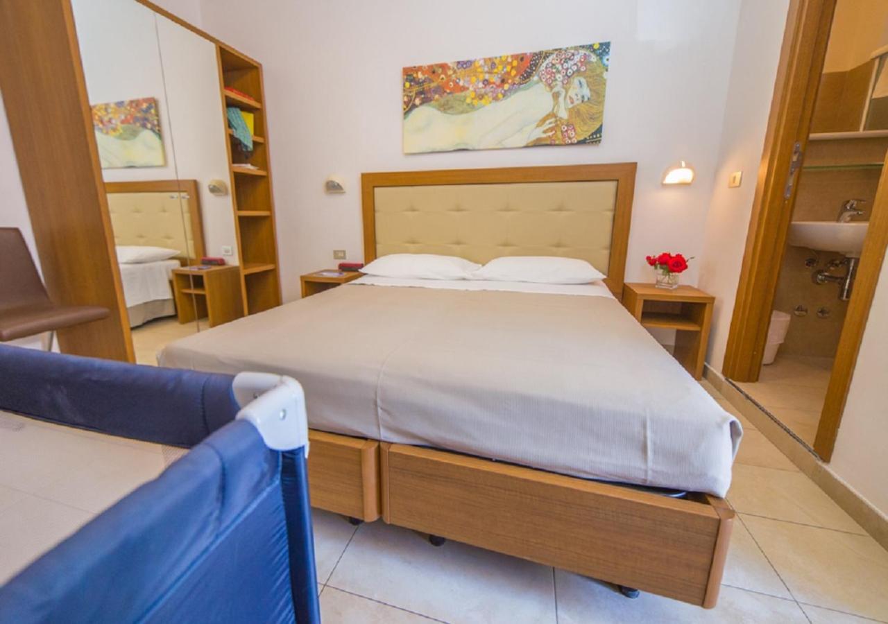 Mediterraneo Hotel & Suites Cattolica Eksteriør bilde