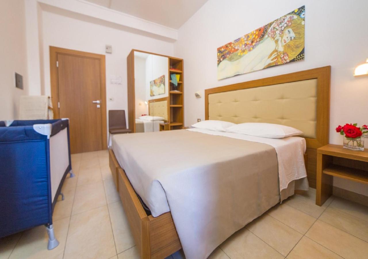Mediterraneo Hotel & Suites Cattolica Eksteriør bilde