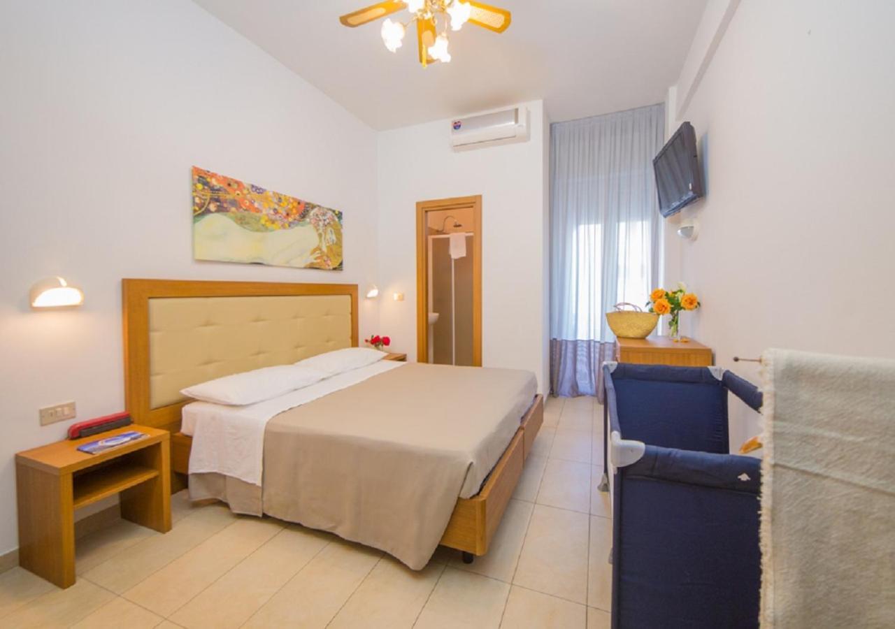 Mediterraneo Hotel & Suites Cattolica Eksteriør bilde