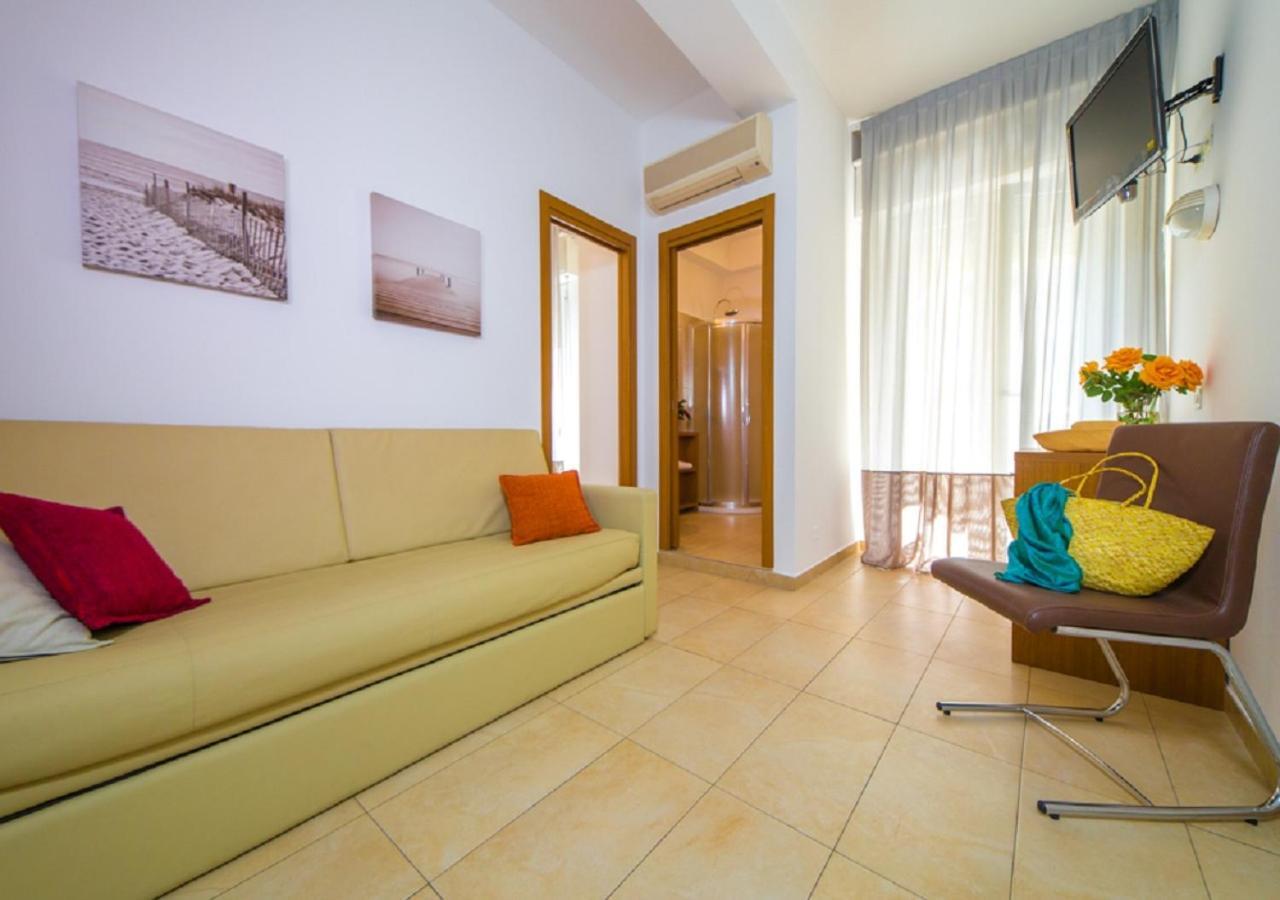 Mediterraneo Hotel & Suites Cattolica Eksteriør bilde